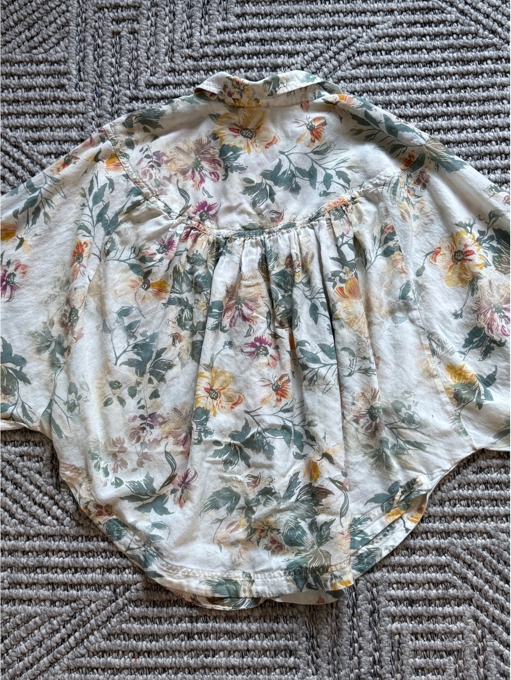 Pilcro Floral Button-Up Blouse in XS - Picture 6 of 8